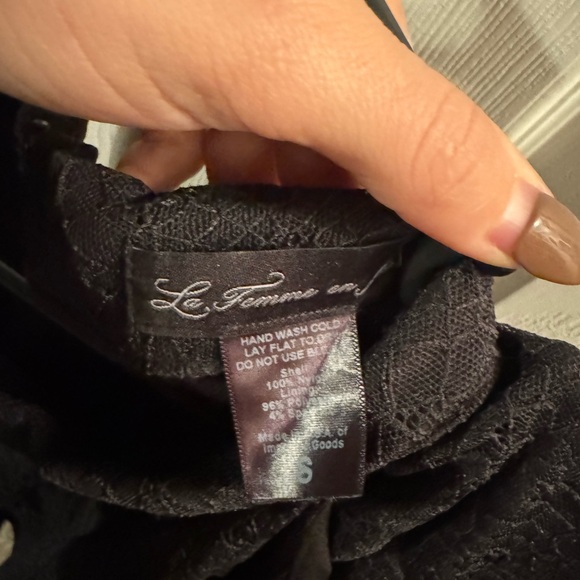 La femme en noir spider web skirt - Picture 3 of 3